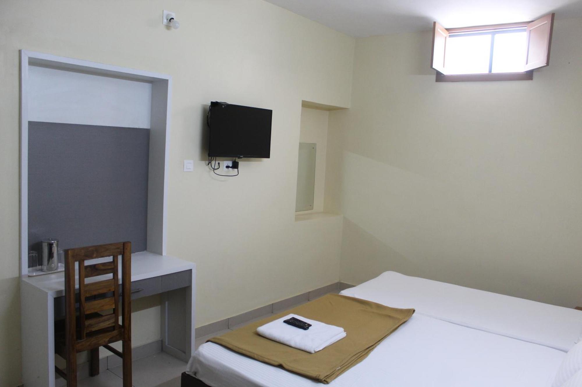Anna Hotel Тривандрум Экстерьер фото