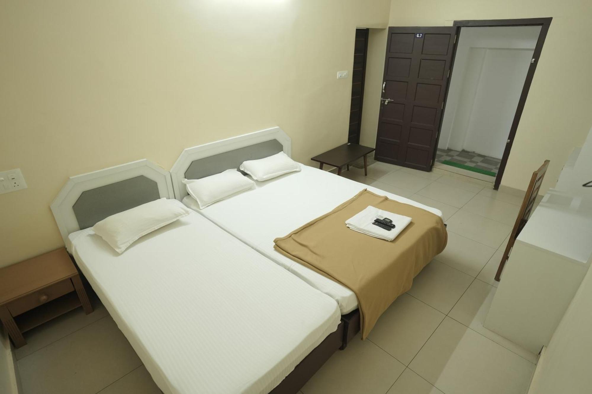 Anna Hotel Тривандрум Экстерьер фото